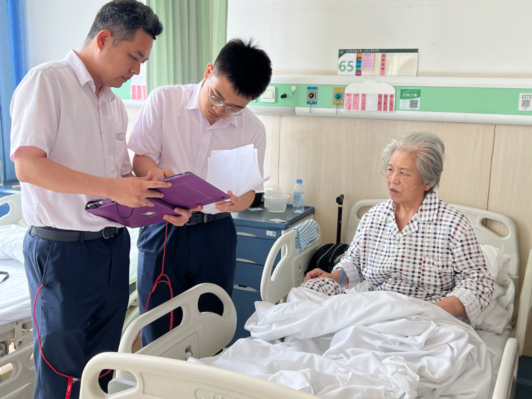 光大银行太原晋阳街支行上门服务 “零距离”适老助老显温情