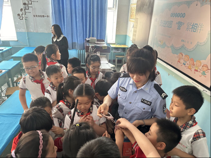 介休市公安局东南中心派出所：走进校园、“警”紧相伴