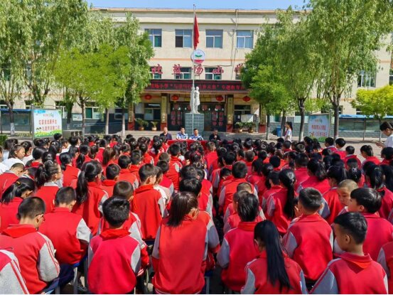 介休市公安局义安派出所：与法同行 法育未来