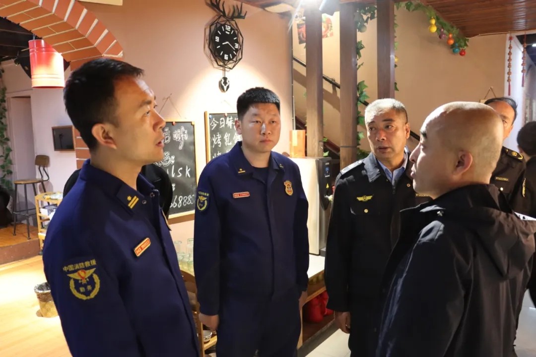 五台山消防救援大队:隐患险于明火 防范胜于救灾 夜查电动车 消防在行动