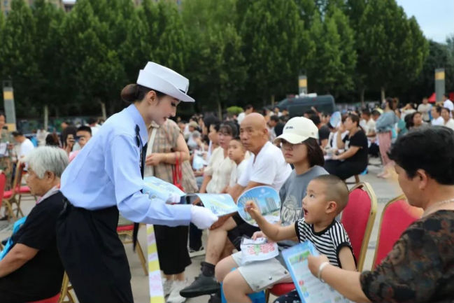 洪洞公安：消夏晚会“警”相随 花式宣传不停歇