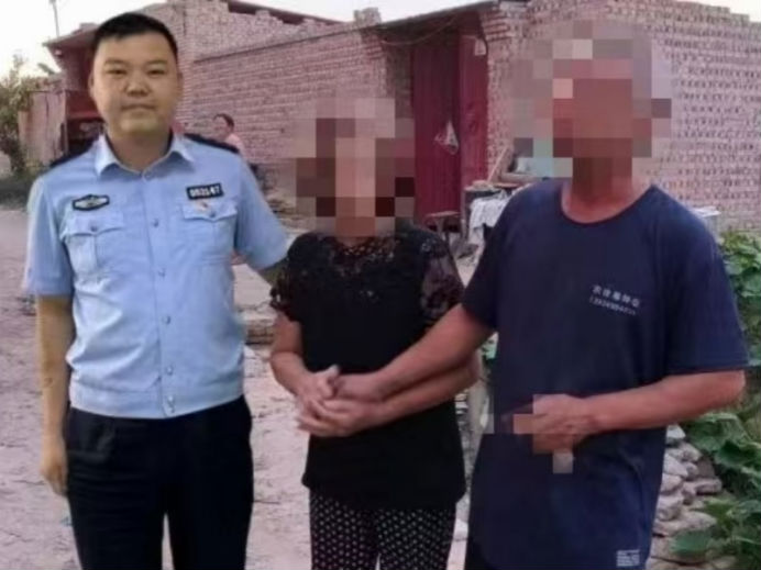 【夏季行动】邻里建房起纠纷   民警现场来调解