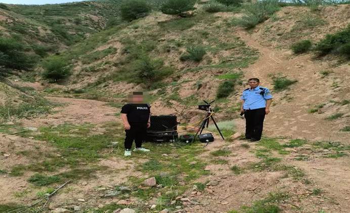 自家地里发现炸弹  警民联动消除隐患
