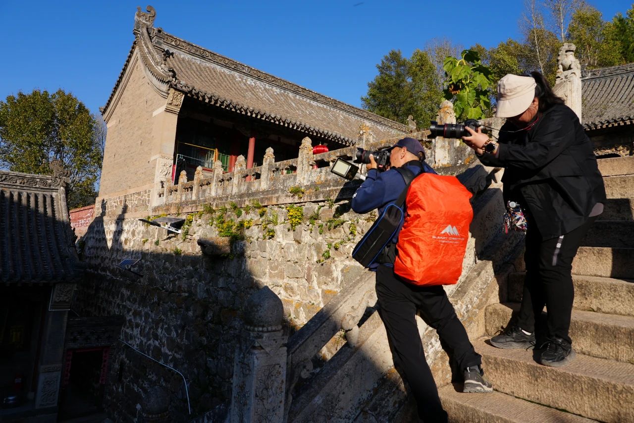 人民摄影报摄影创作采风团走进五台山景区