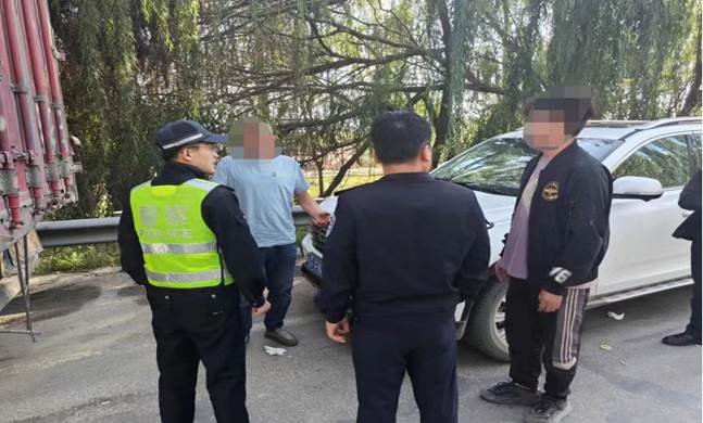 交通事故引纠纷   民警耐心巧化解