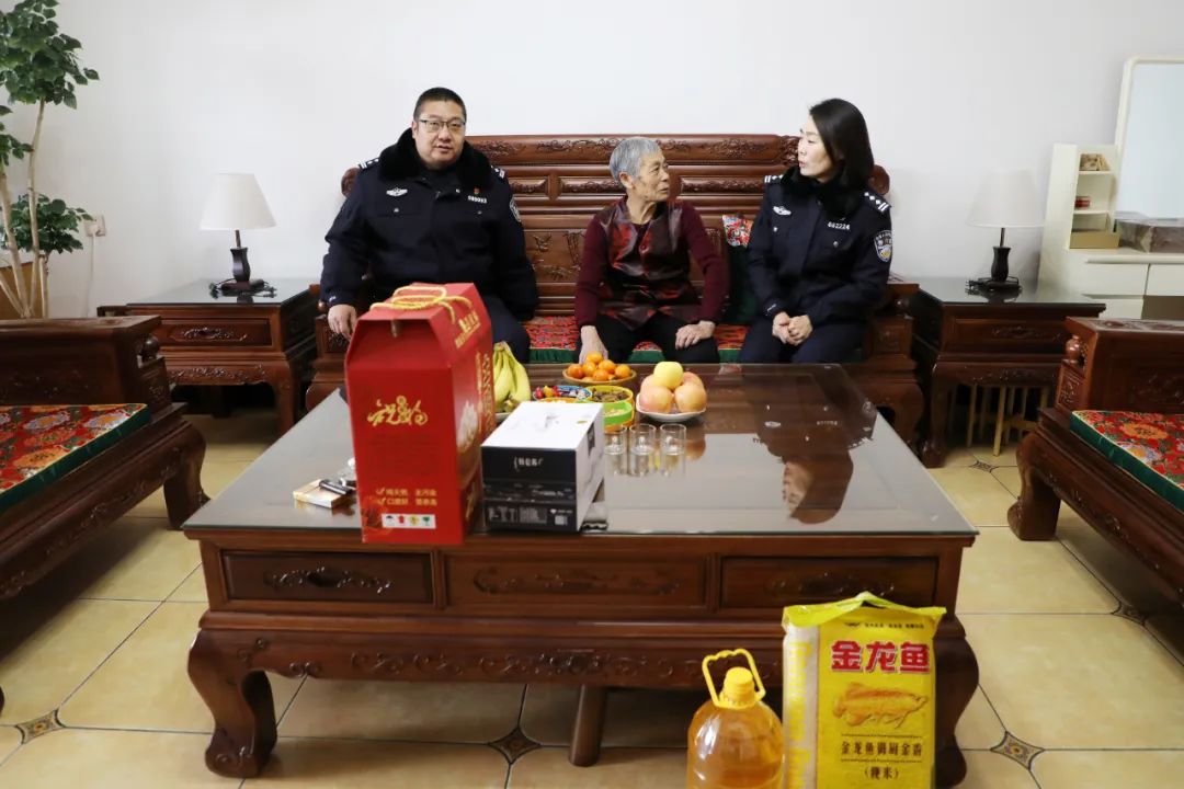 慰问传温情 关怀暖警心 洪洞县公安局开展春节走访慰问活动