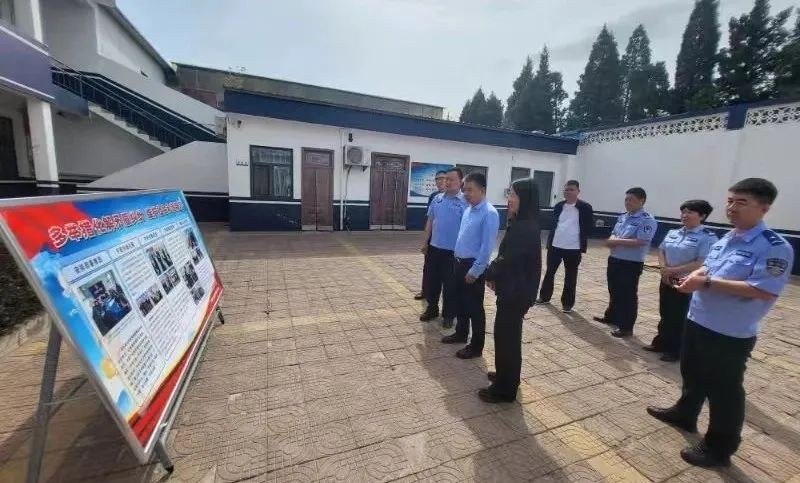 李冬青到河津市公安局小梁乡派出所调研指导工作