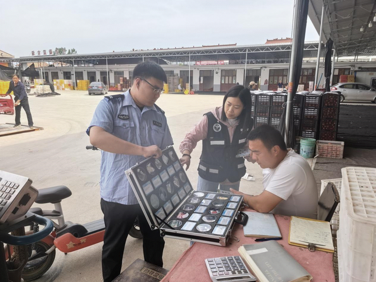 禁毒宣传进市场 禁毒知识入民心