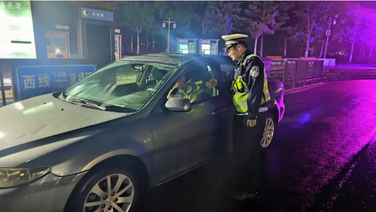 看见五台山 凡人凡事 | 风雨中的平安守护 一线交警零距离