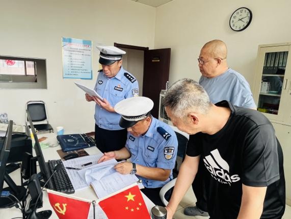 压实主体责任 消除安全隐患——大同交警为暑期游客出行护航