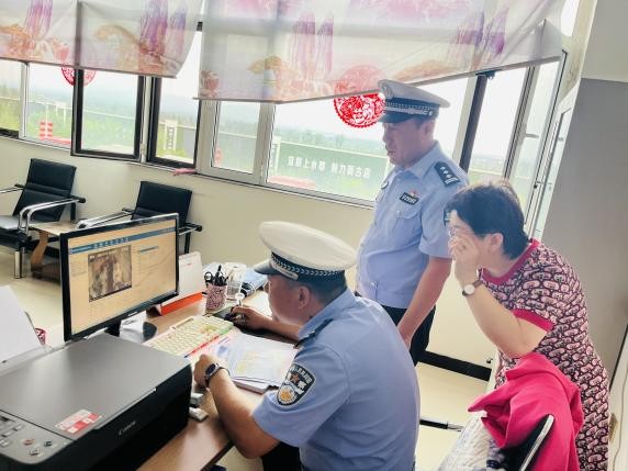压实主体责任 消除安全隐患——大同交警为暑期游客出行护航