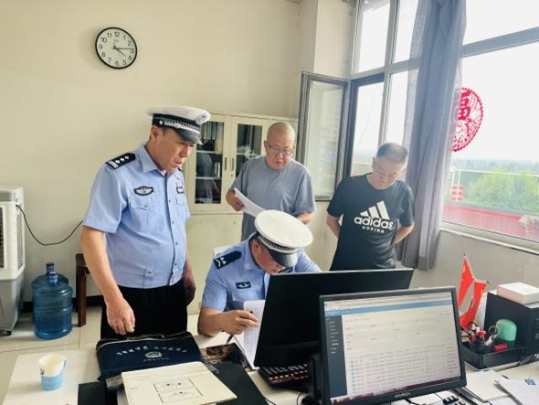 压实主体责任 消除安全隐患——大同交警为暑期游客出行护航